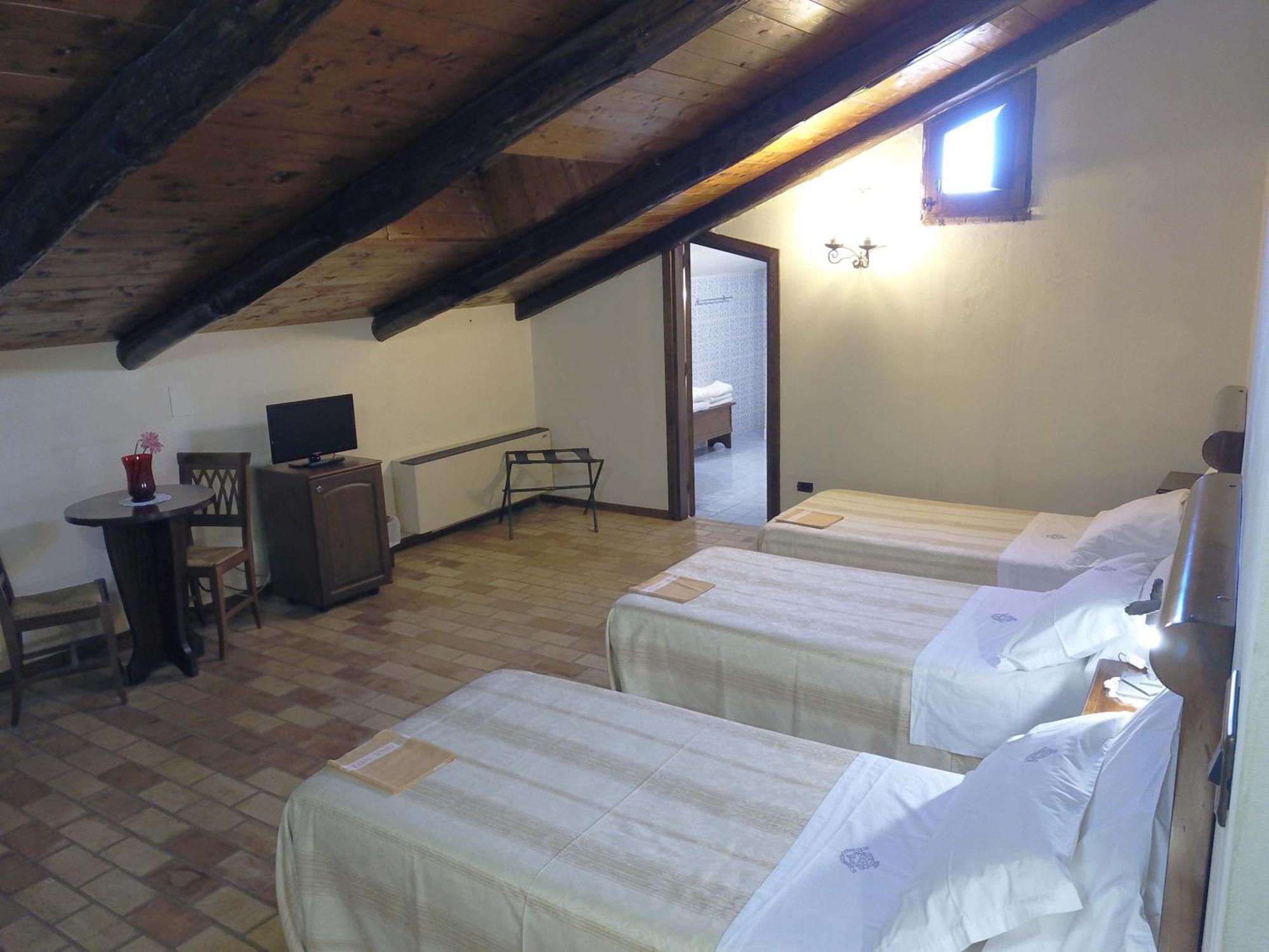 Castello Di Altomonte Hotell Eksteriør bilde